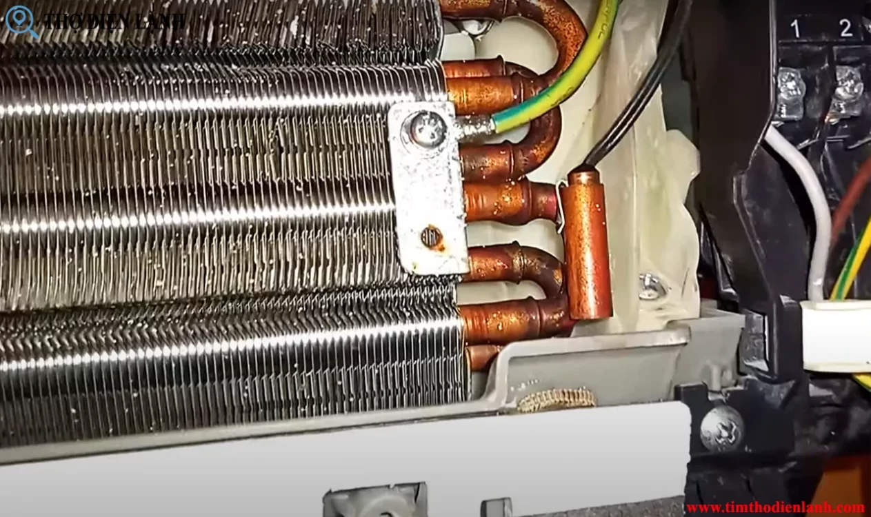 Cách sửa máy lạnh bị chảy nước ở ống đồng khi bị rò rỉ ga