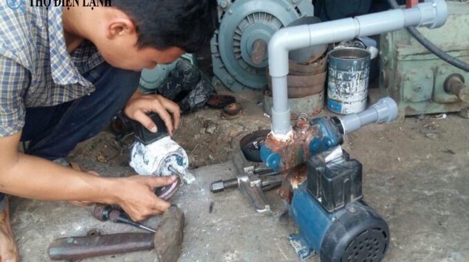 Thay Phớt Máy Bơm Giá Bao Nhiêu? Hướng Dẫn Chi Tiết Về Chi Phí Và Quy Trình