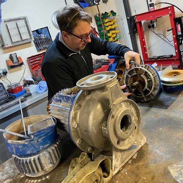 Thợ Sửa Máy Bơm Nước 24/24