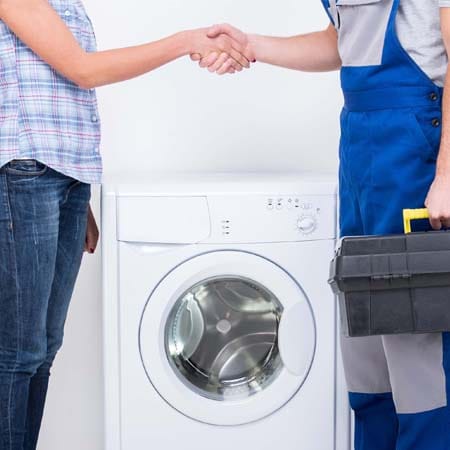 Máy sấy bị rò rỉ điện ra vỏ (Bị giật khi chạm vào)