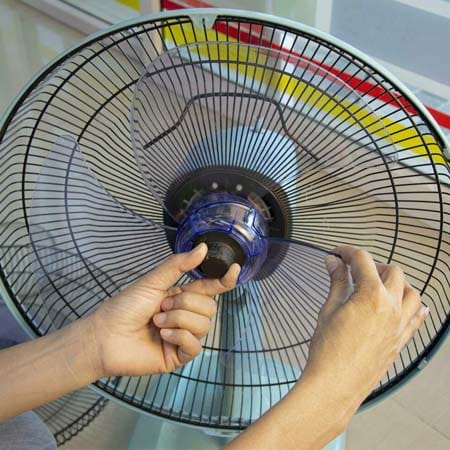 Quạt bị bó trục, kẹt cứng