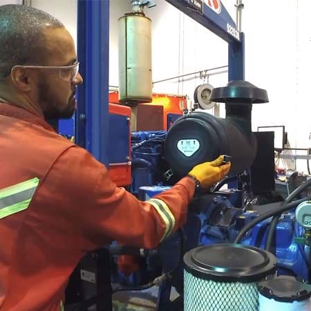 Máy bơm gầm (kêu è è) nhưng cánh không quay