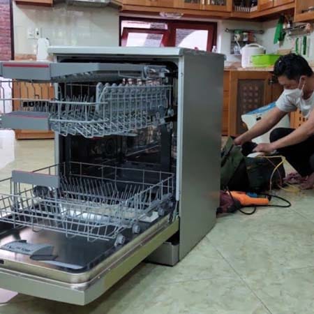 thợ sửa máy rửa bát
