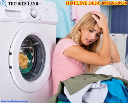 Máy giặt Aqua dang chạy bỗng tắt
