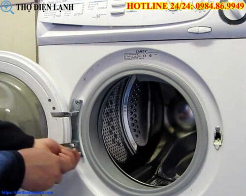 Máy giặt Ariston có mùi khét