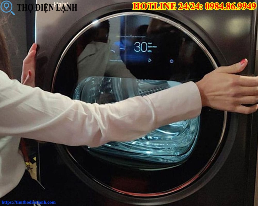 Máy giặt Haier có mùi khét