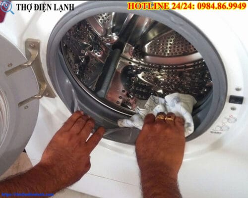 Máy giặt có mùi khét