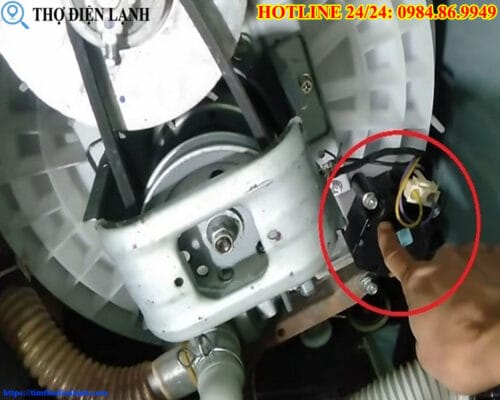 Máy giặt Siemens bị tràn nước