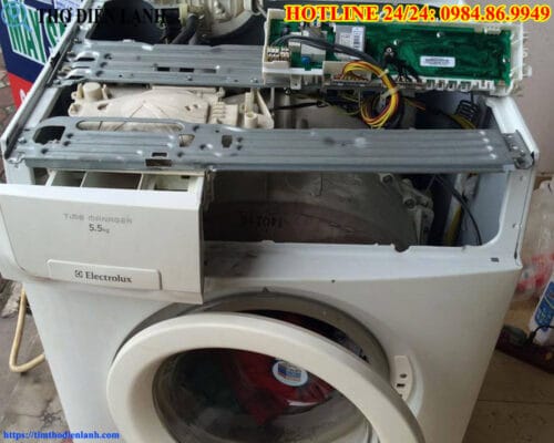 máy giặt Electrolux bị tràn nước