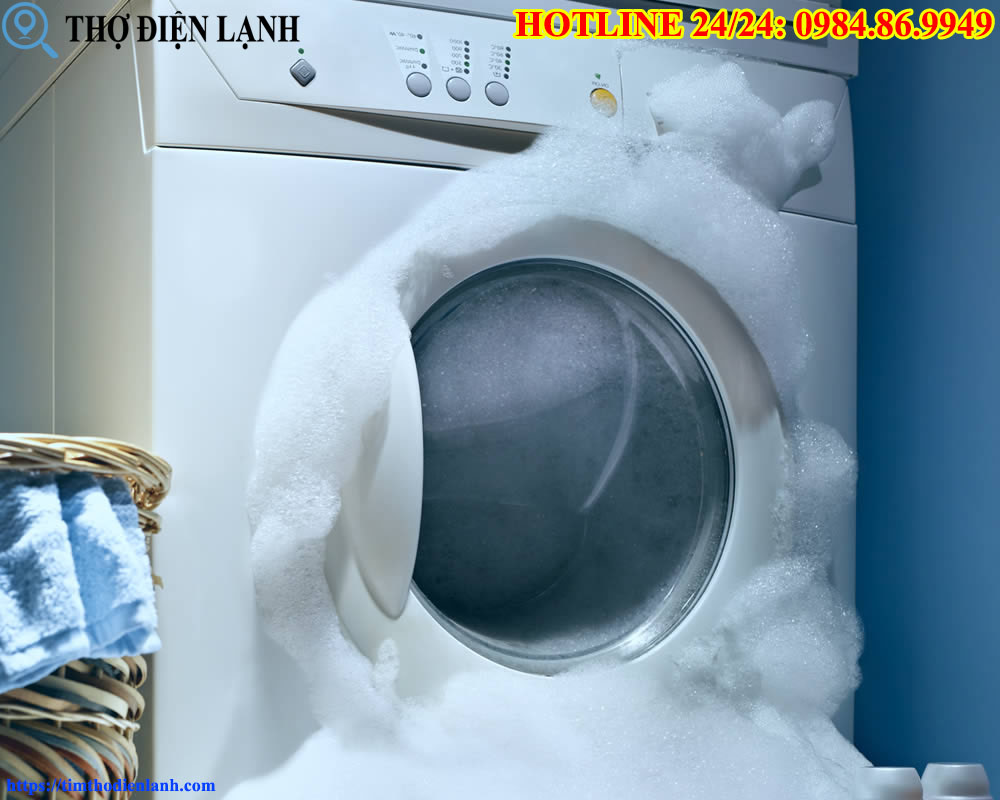 máy giặt Indesit bị tràn nước