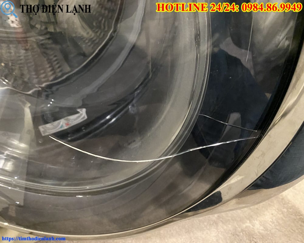 Cửa kính máy giặt Casper bị vỡ