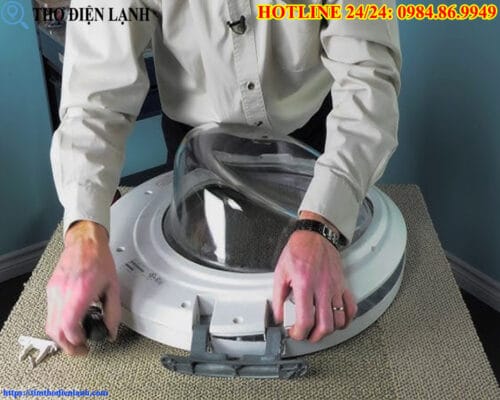 Cửa kính máy giặt Nagakawa bị vỡ