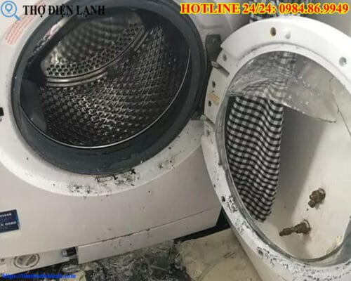 Cửa kính máy giặt Whirlpool bị vỡ