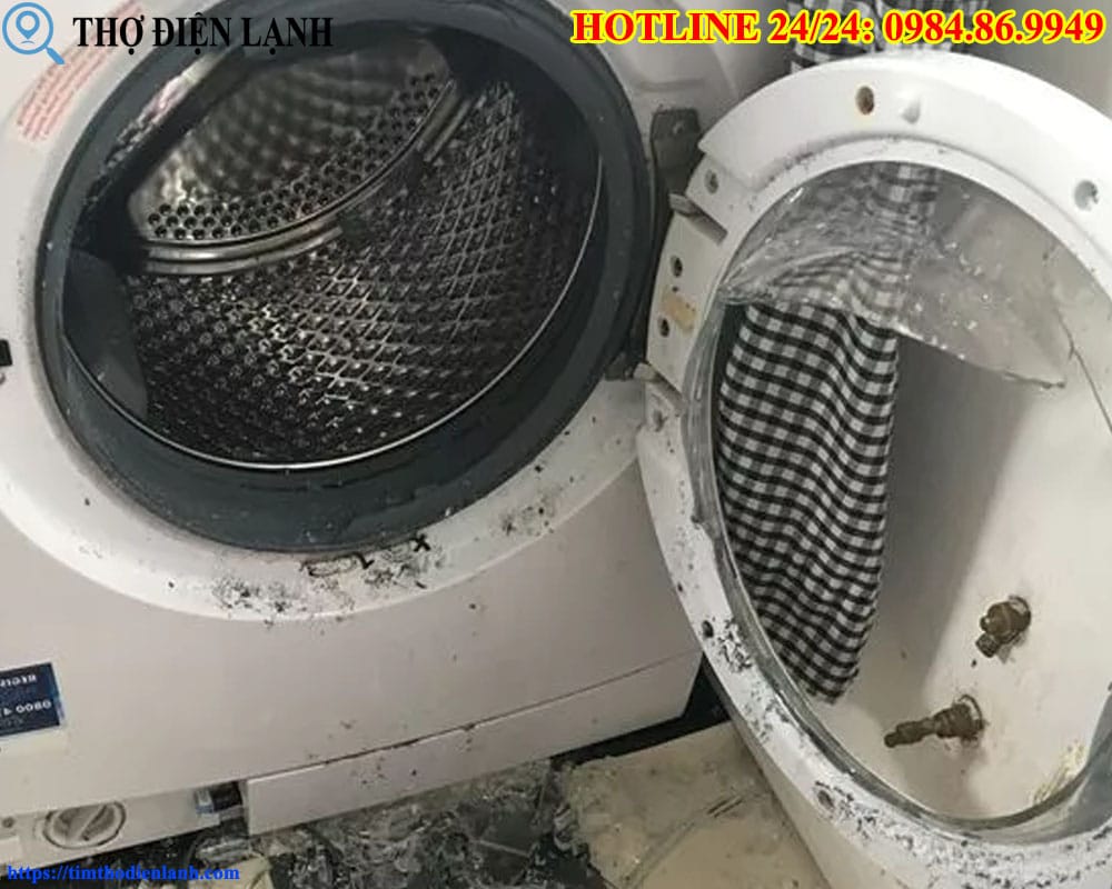 Cửa kính máy giặt Whirlpool bị vỡ