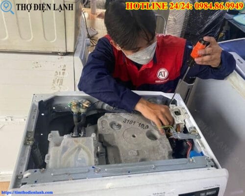 Lắp thanh treo máy giặt Hitachi