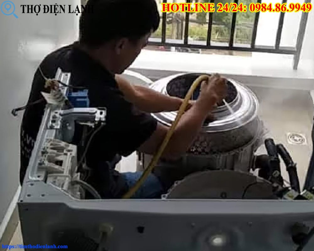 Lắp thanh treo máy giặt Sharp