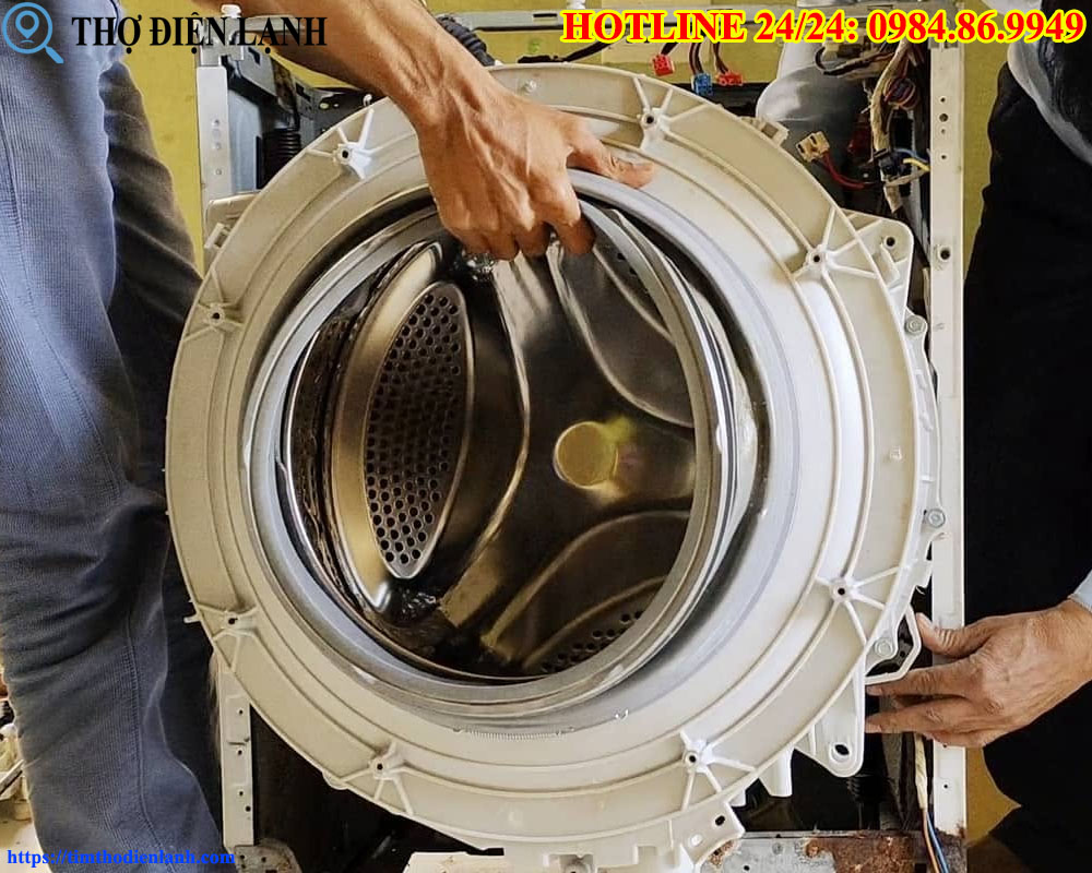 Lồng máy giặt Comfee’ bị thủng