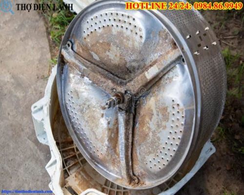 Lồng máy giặt Hitachi bị thủng