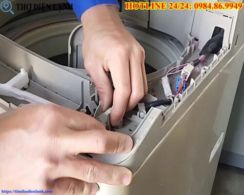 Máy giặt Aqua liên tục cấp nước