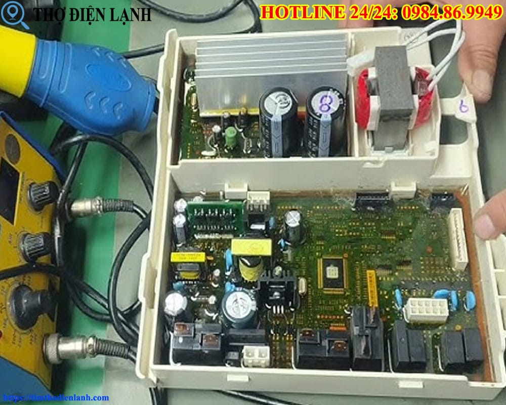 Máy giặt Ariston bị chạm mạch