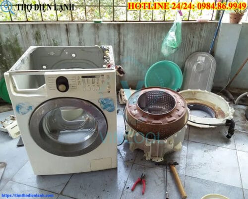 Máy giặt Comfee’ bị rò nước ở chân