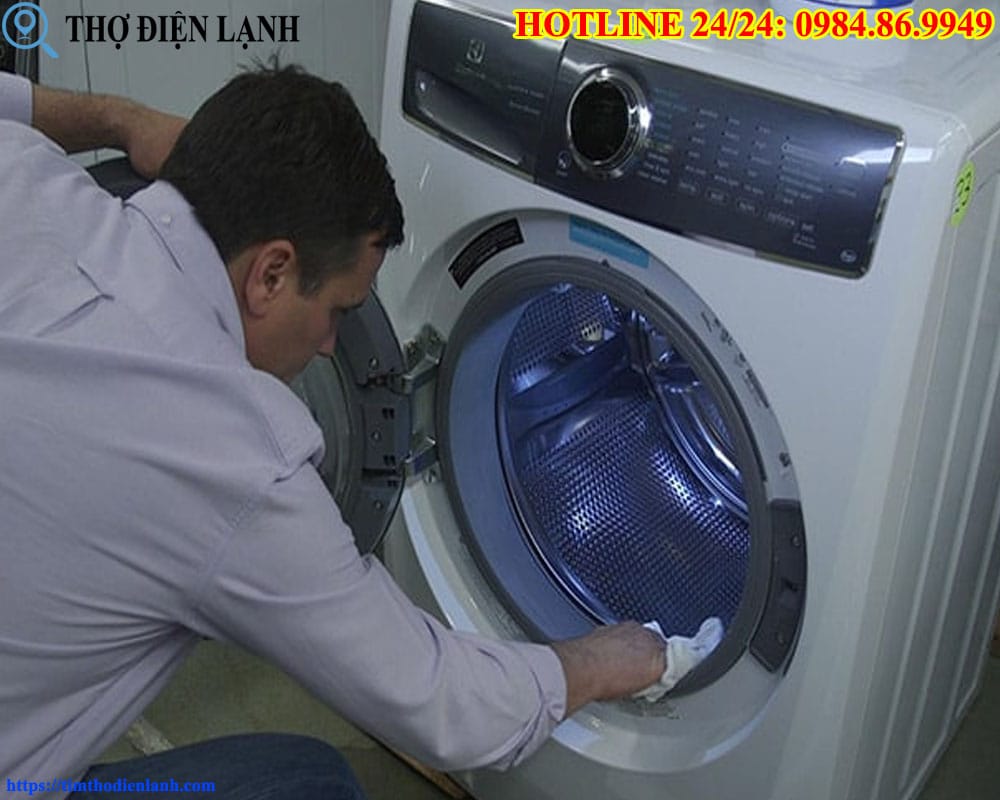 Máy giặt Fagor vừa vắt vừa xả nước