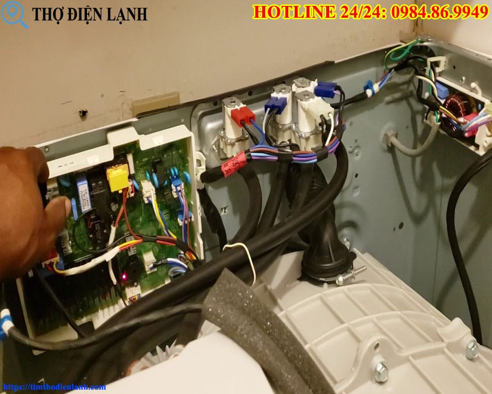 Máy giặt Haier bị chạm mạch