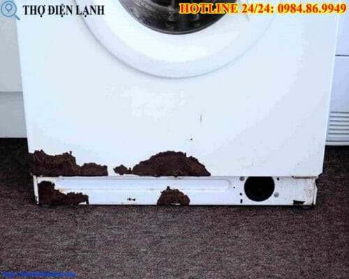 Máy giặt Haier bị rò nước ở chân