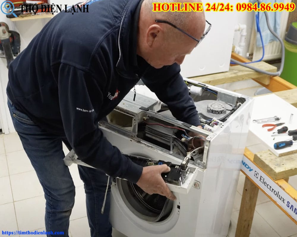Máy giặt Hitachi bị chạm mạch