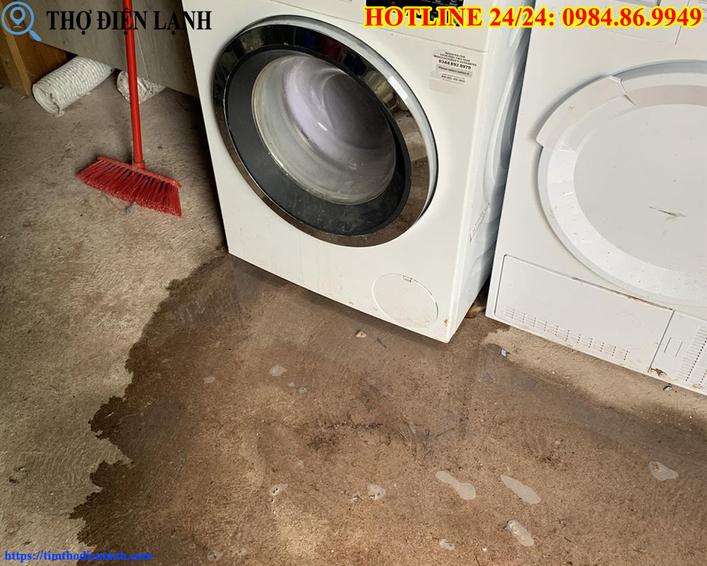 Máy giặt Hitachi bị rò nước