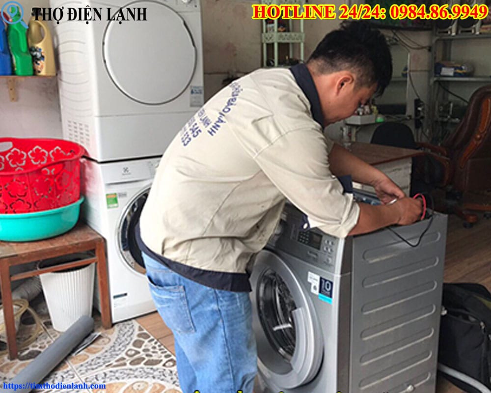 Máy giặt Indesit vừa cấp nước vừa xả