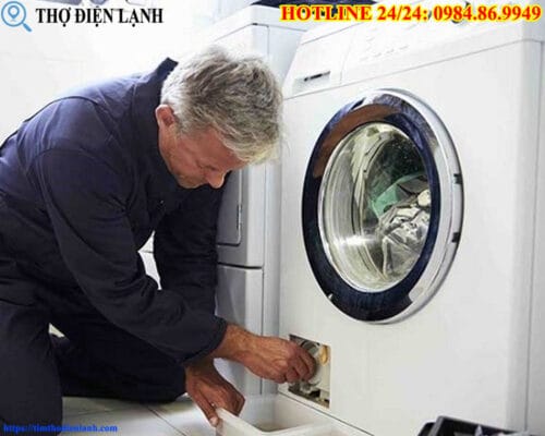 Máy giặt Indesit vừa vắt vừa xả nước