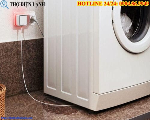 Máy giặt Nagakawa bị rò nước ở chân