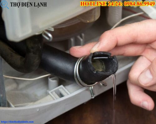 Máy giặt Panasonic bị rò nước ở chân