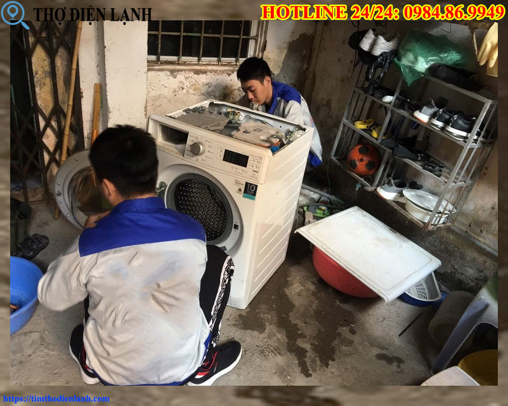 Sửa máy giặt Aqua bị chảy nước