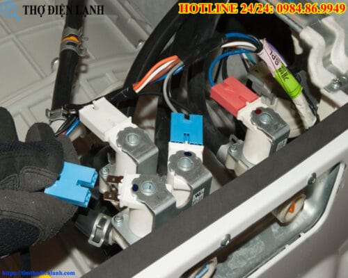 Sửa máy giặt Ariston không cấp nước