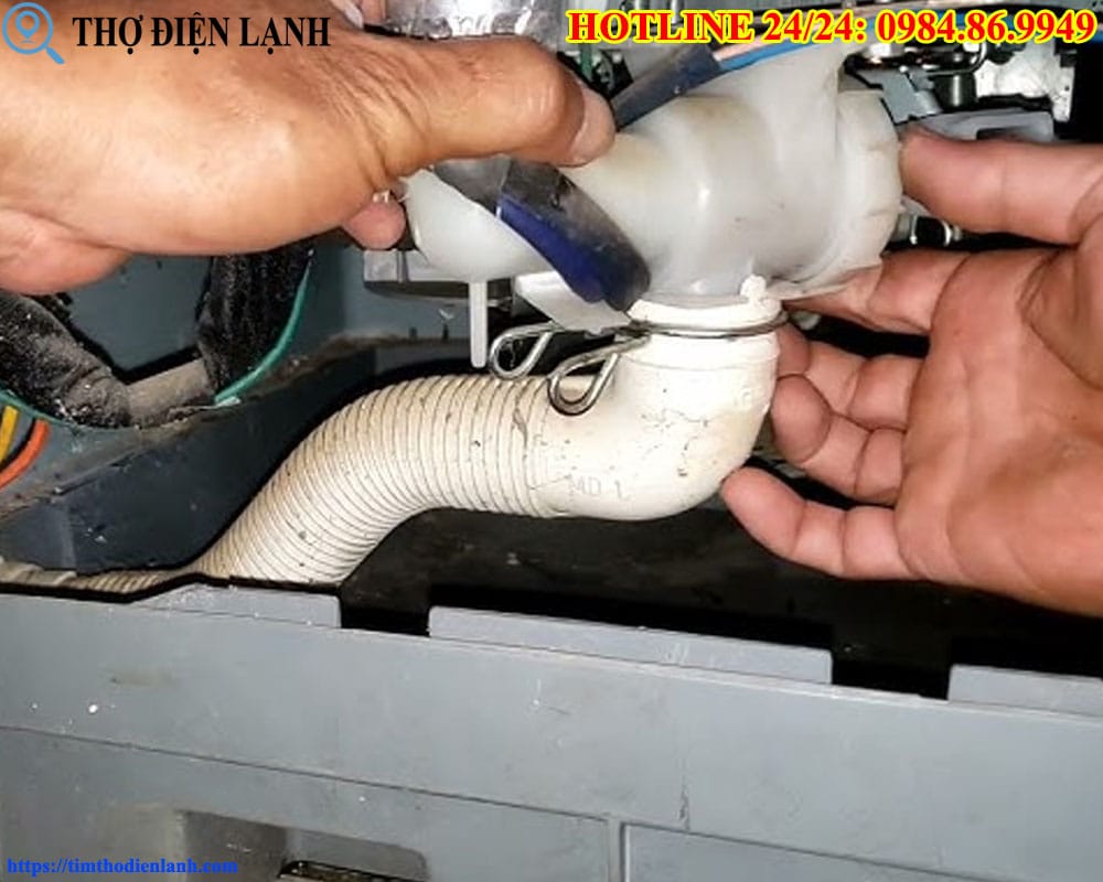 Sửa máy giặt bị chảy nước