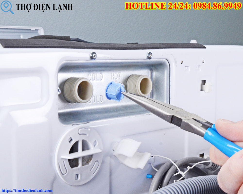 Sửa thay van cấp nước máy giặt TCL
