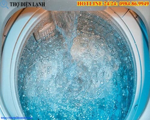 Tắt máy giặt Indesit mà nước vẫn chảy