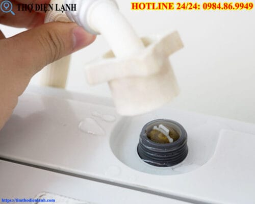 Tắt máy giặt Nagakawa mà nước vẫn chảy