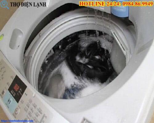 Tắt máy giặt Sharp mà nước vẫn chảy