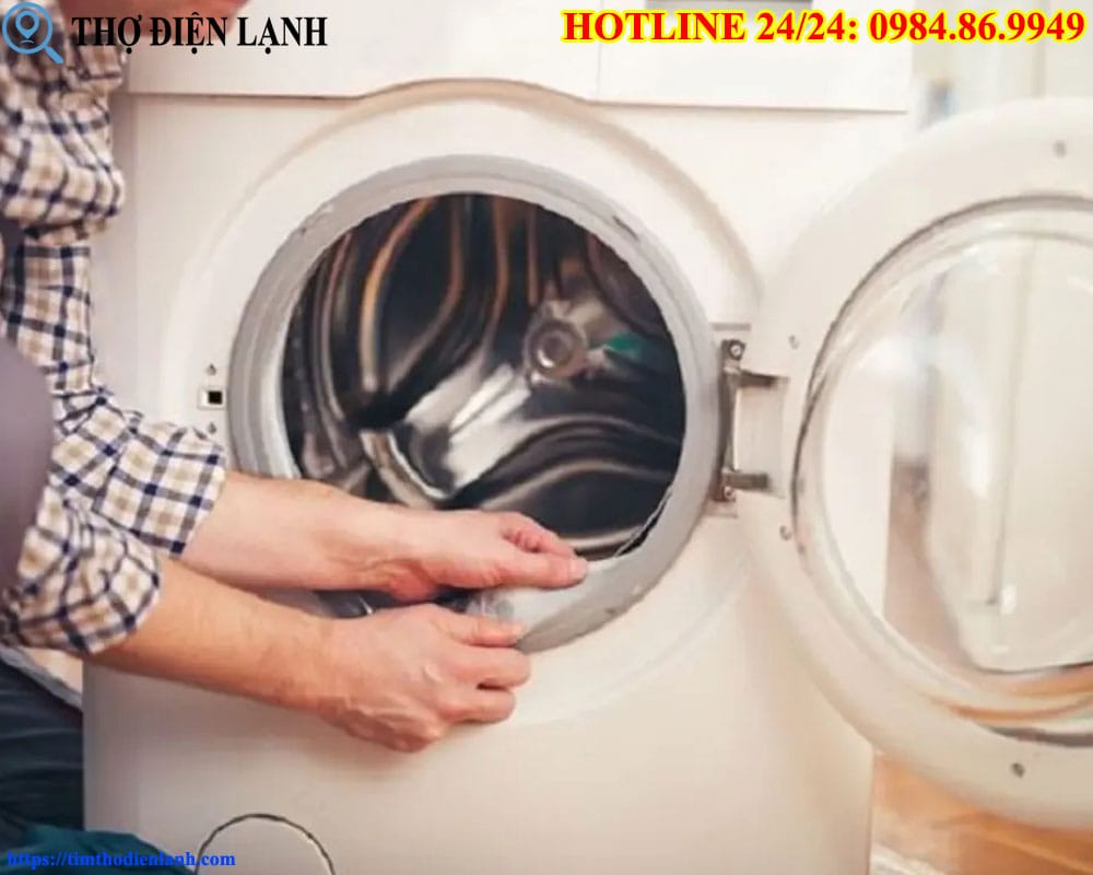 Tắt máy giặt Whirlpool mà nước vẫn chảy