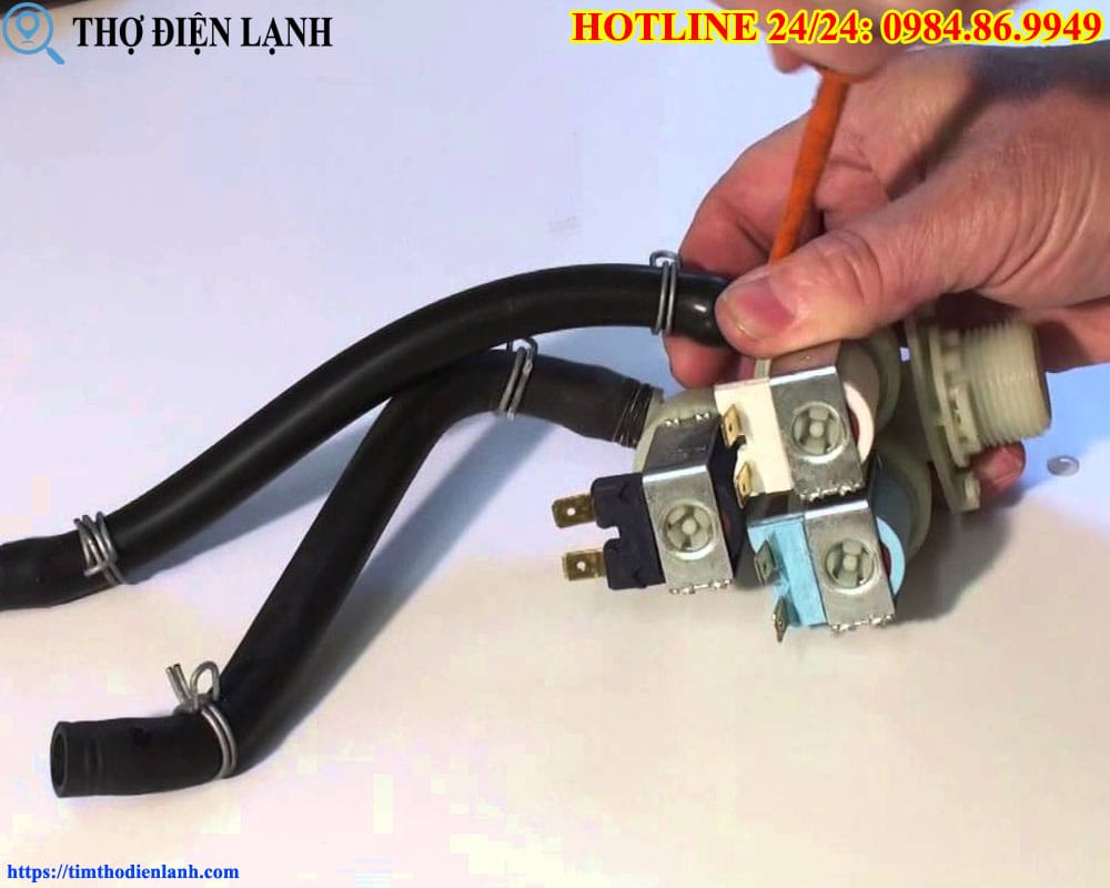 Thay van cấp nước máy giặt