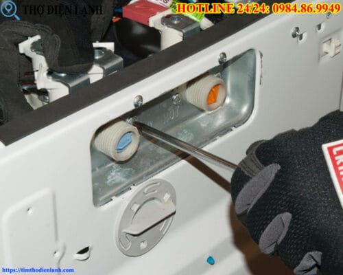 Thay van cấp nước máy giặt Gree