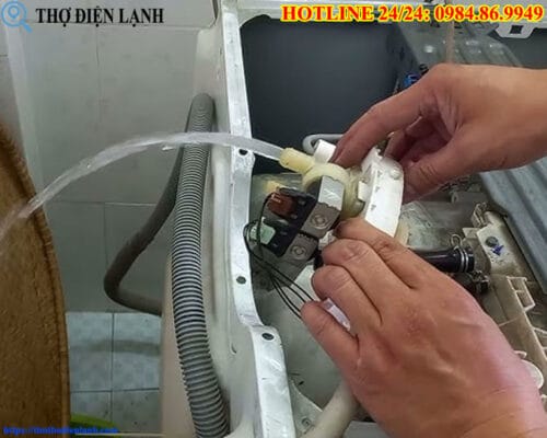Thay van cấp nước máy giặt Siemens