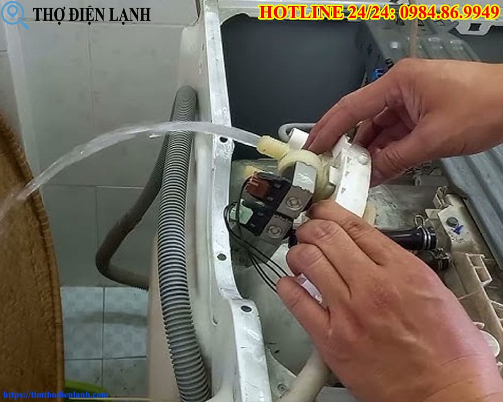 Thay van cấp nước máy giặt Siemens