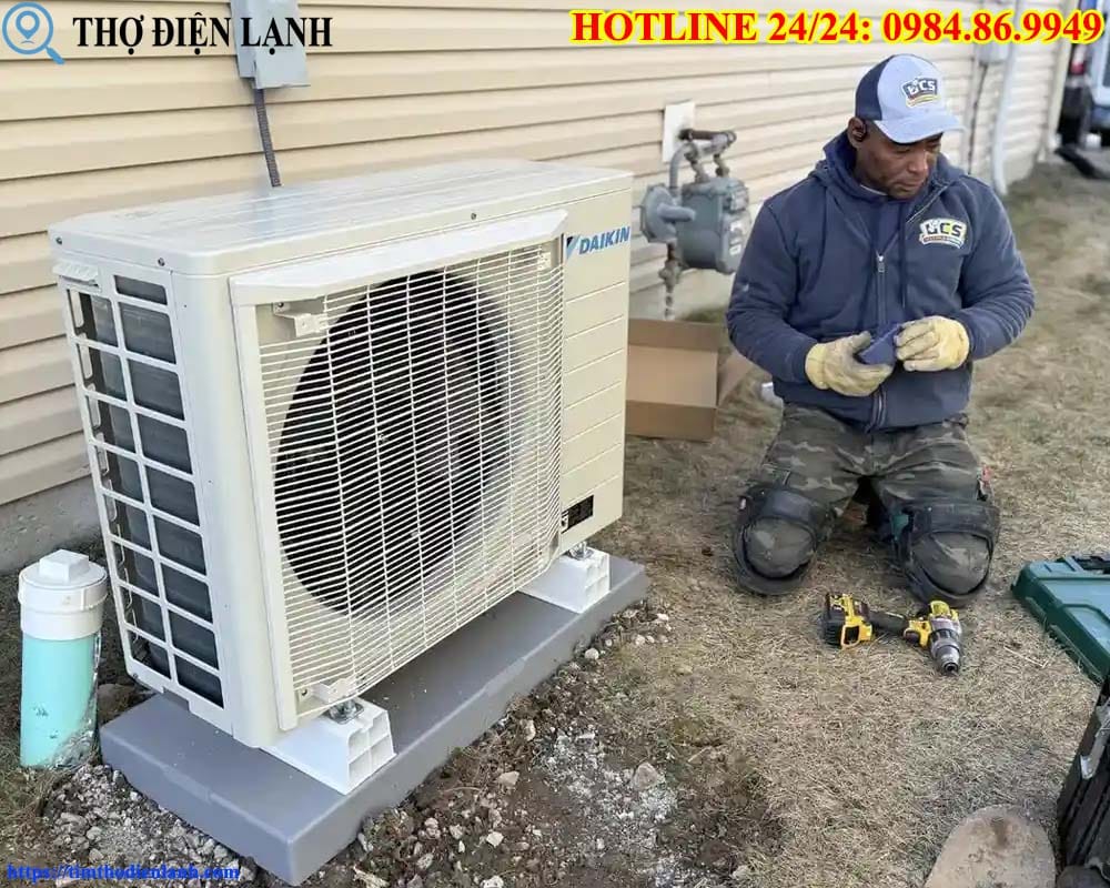 Vệ sinh điều hòa daikin