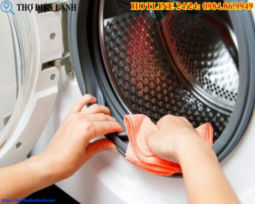 Vệ sinh máy giặt Ariston