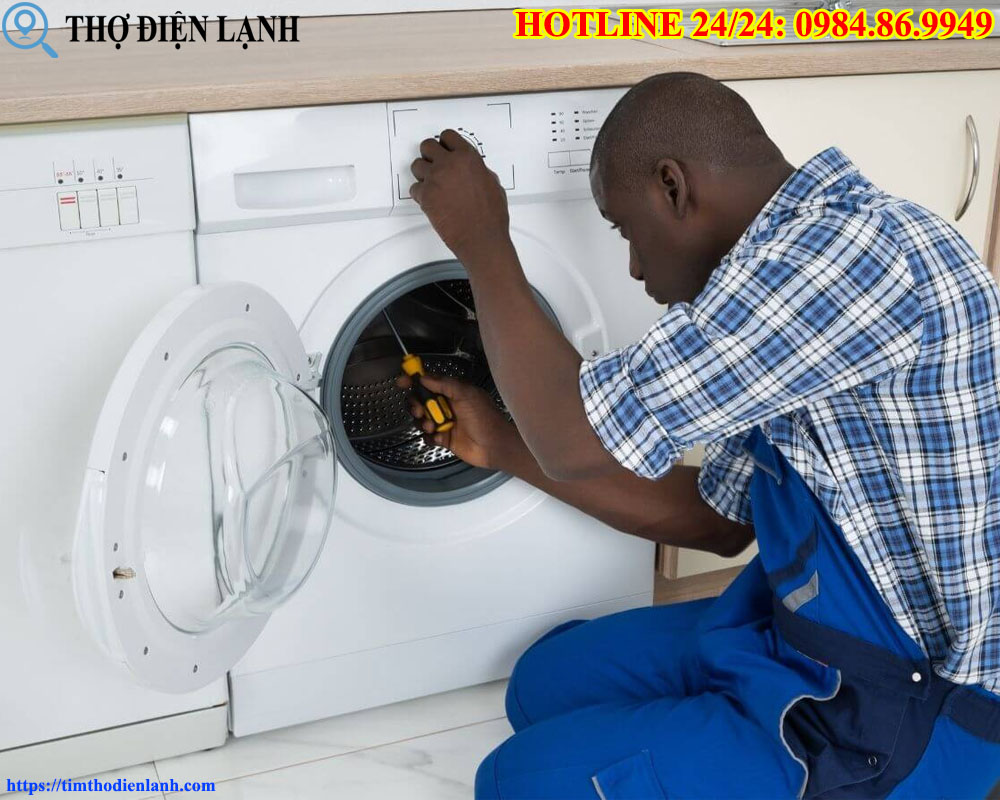 máy giặt AEG vừa vắt vừa xả nước