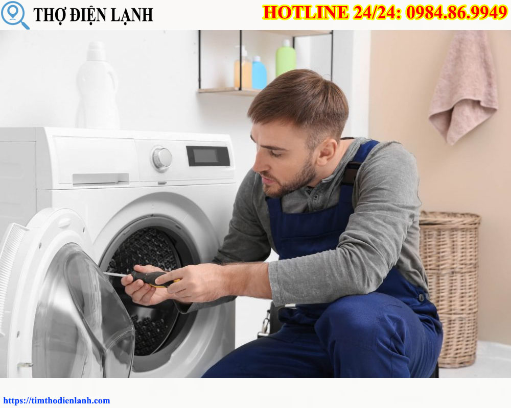 máy giặt Ariston vừa vắt vừa xả nước